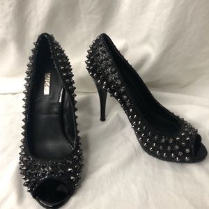 Spike black peep toe lower heel